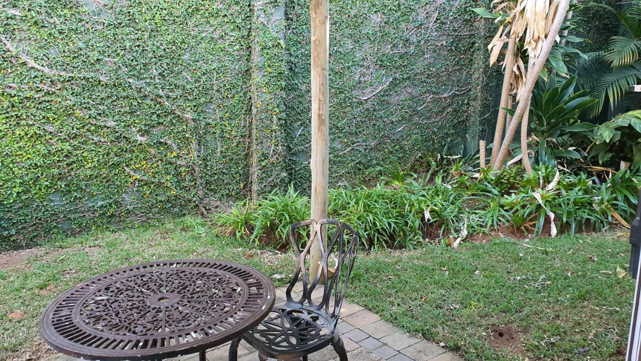 Hotel The Lazy Lizard Durban Exterior foto