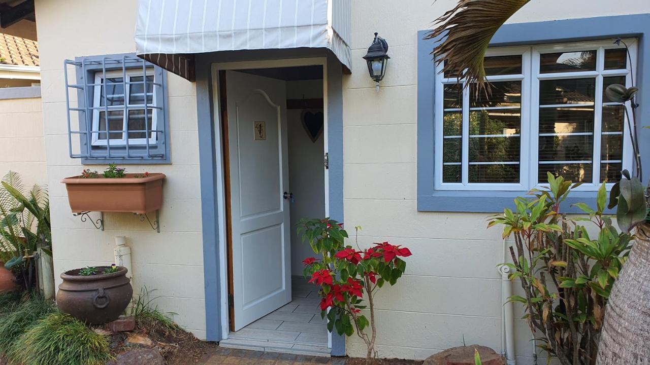Hotel The Lazy Lizard Durban Exterior foto